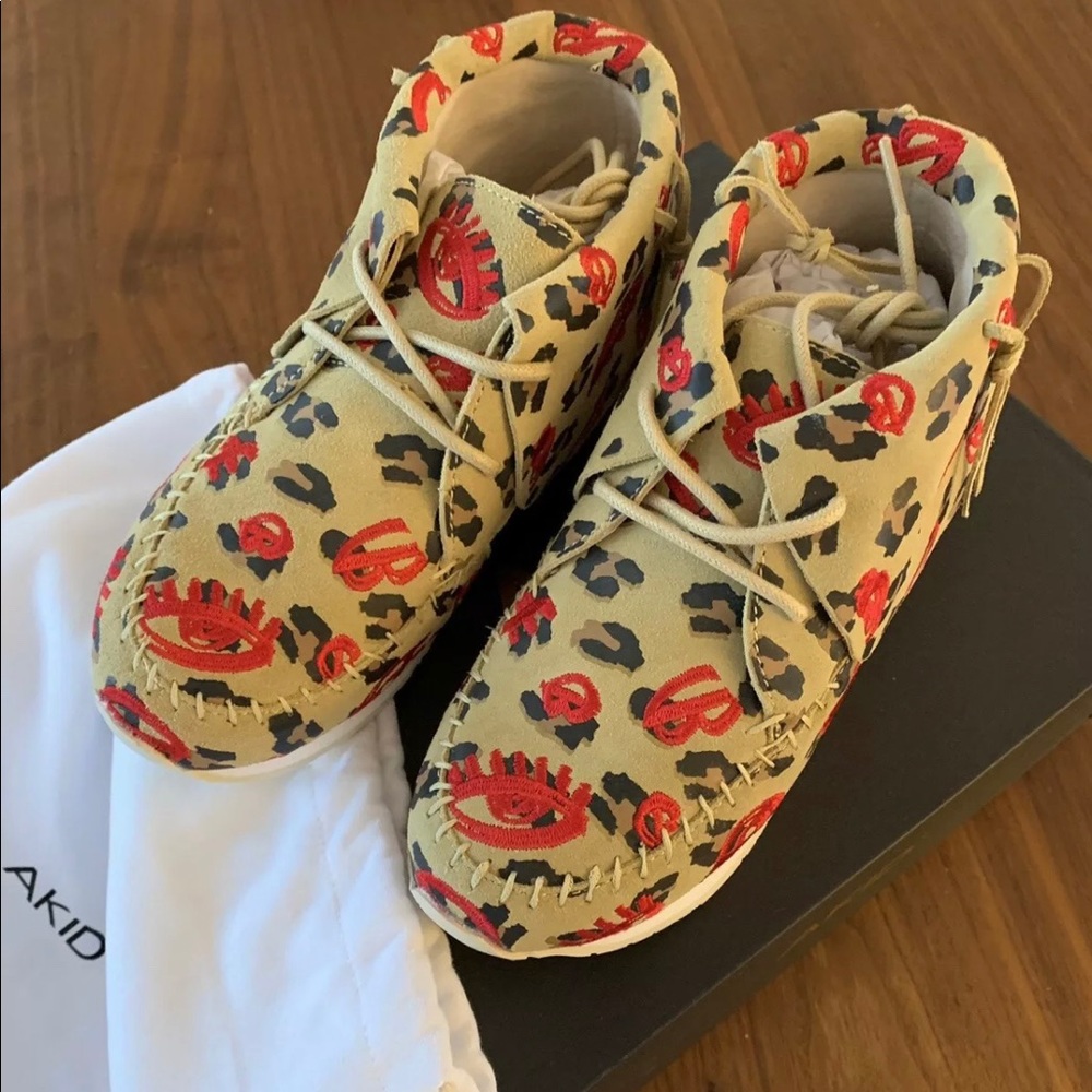 Akid shoes